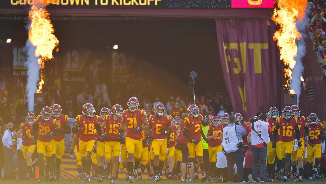 usc trojans take field